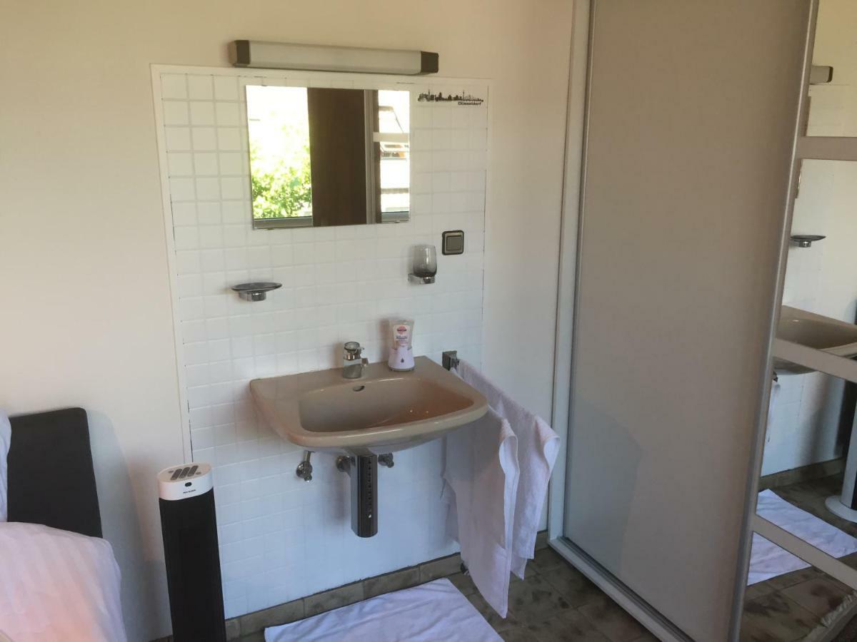 Duesseldorfer Privatzimmer Exteriér fotografie